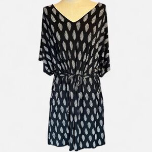 Garnet Hill Black & Gray Leaf Design V-neck Dress w Pockets & Drawstring Waist